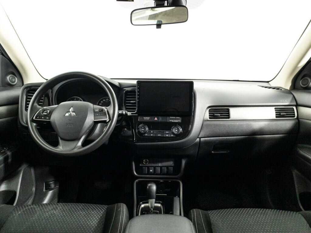 Mitsubishi Outlander 2018 года с пробегом. Фото: #12