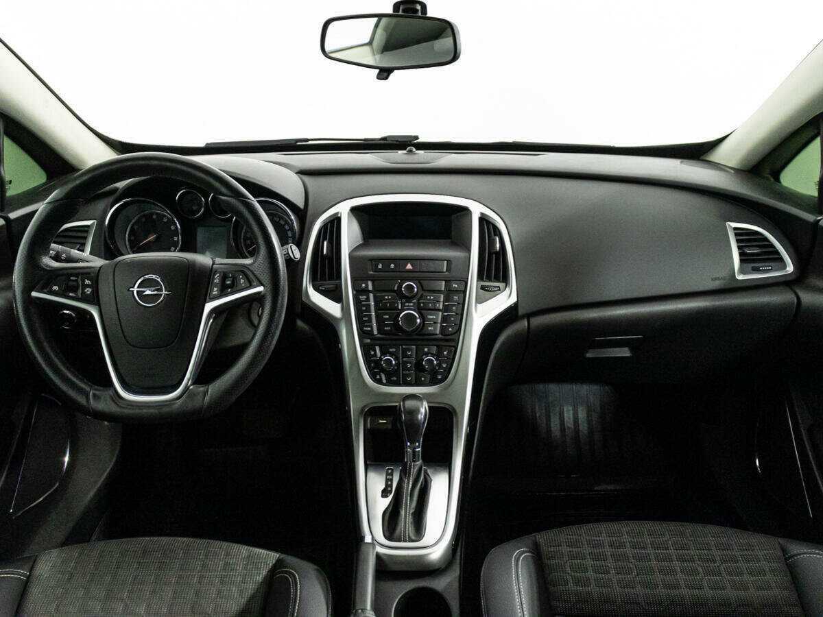 Opel Astra 2013 года с пробегом. Фото: #12