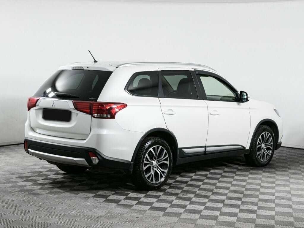 Mitsubishi Outlander 2015 года с пробегом. Фото: #3