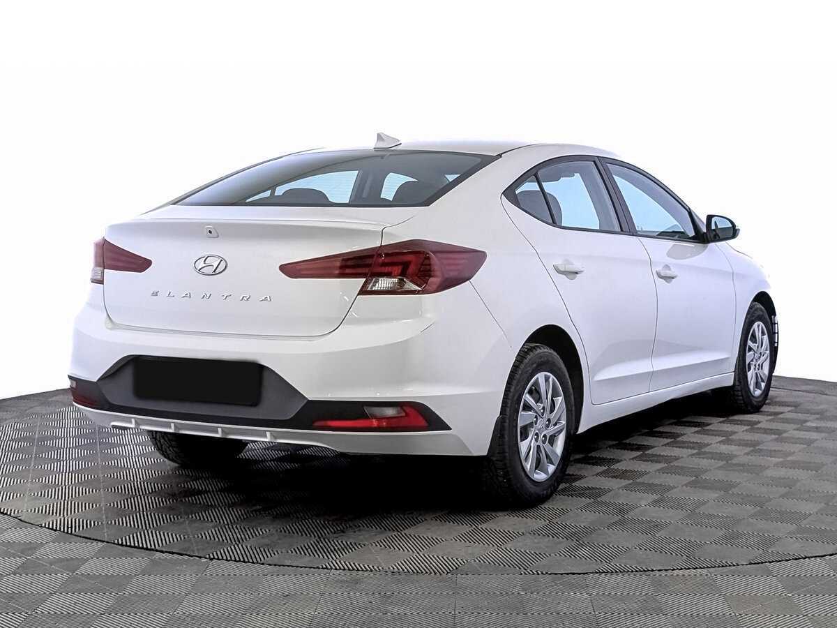 Hyundai Elantra 2019 года с пробегом. Фото: #4