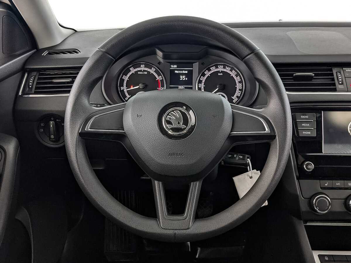 Skoda Octavia 2019 года с пробегом. Фото: #20