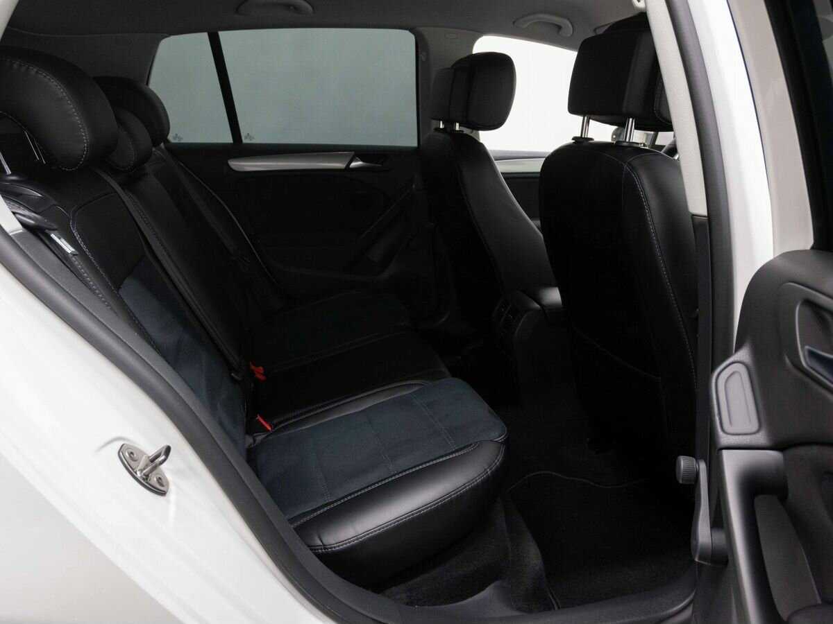 Volkswagen Golf 2012 года с пробегом. Фото: #9