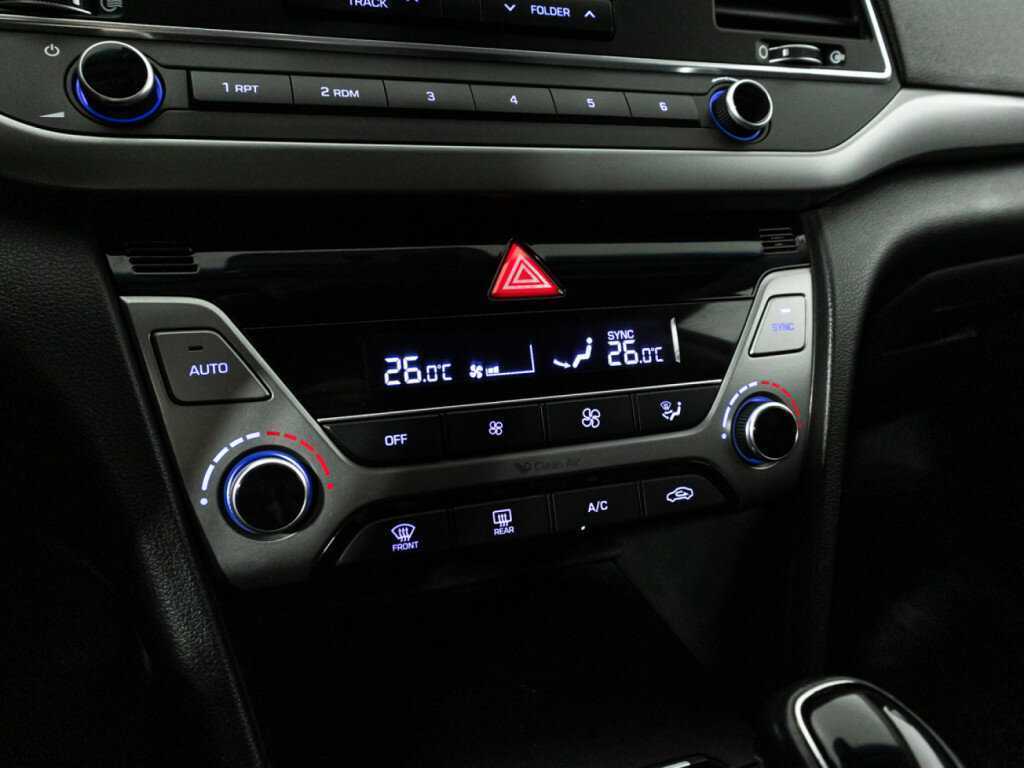 Hyundai Elantra 2017 года с пробегом. Фото: #14