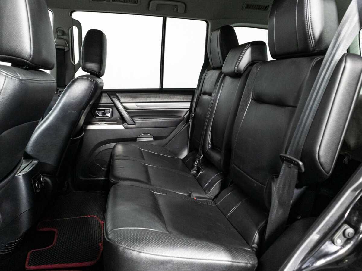 Mitsubishi Pajero 2012 года с пробегом. Фото: #7