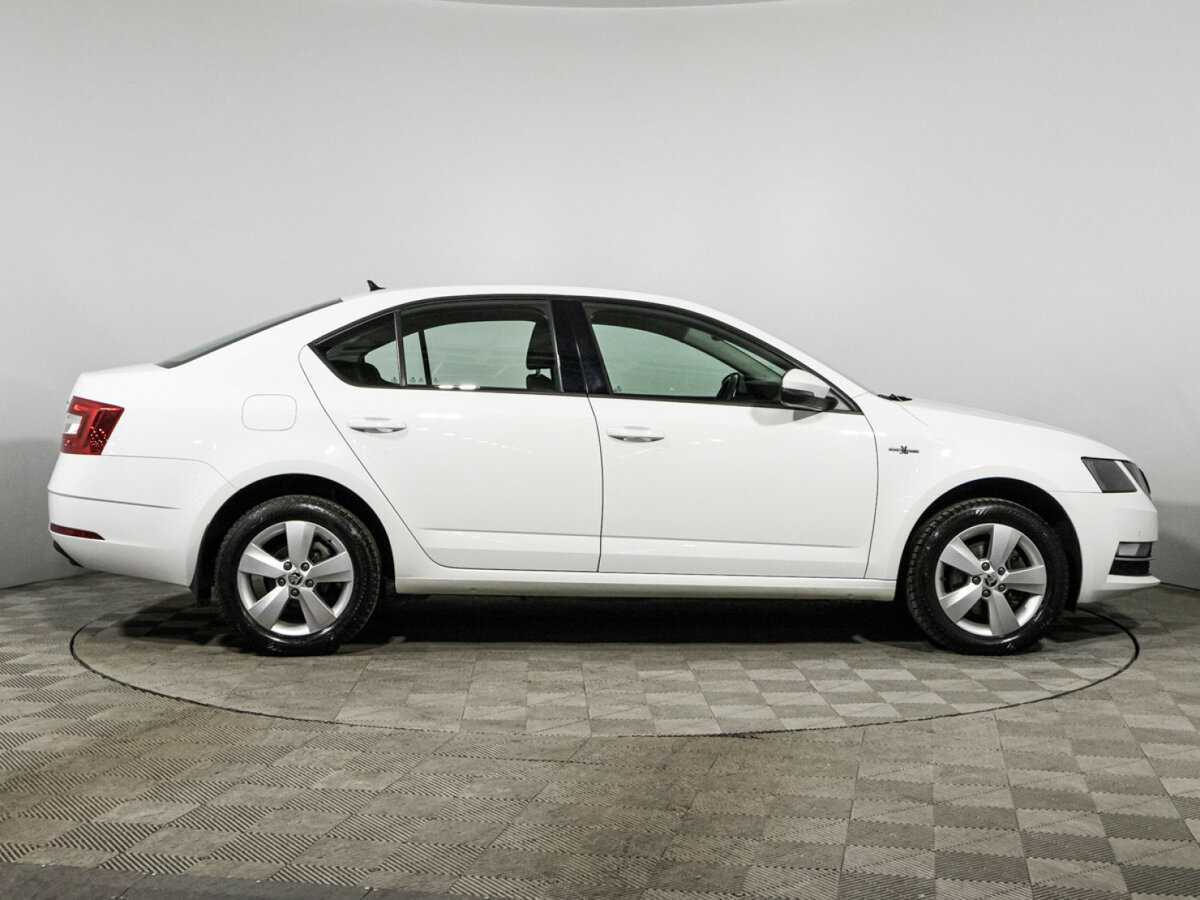 Skoda Octavia 2019 года с пробегом. Фото: #3