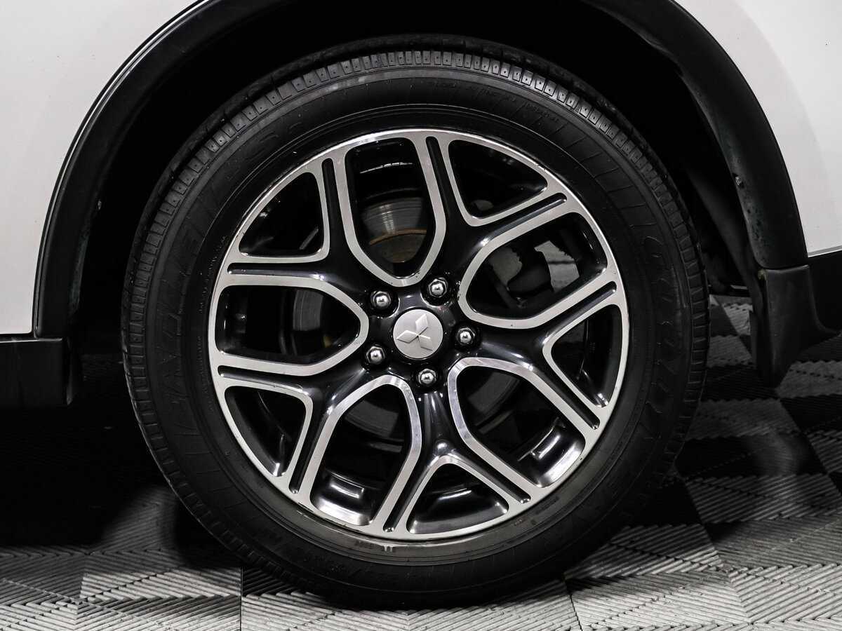 Mitsubishi Outlander 2015 года с пробегом. Фото: #12