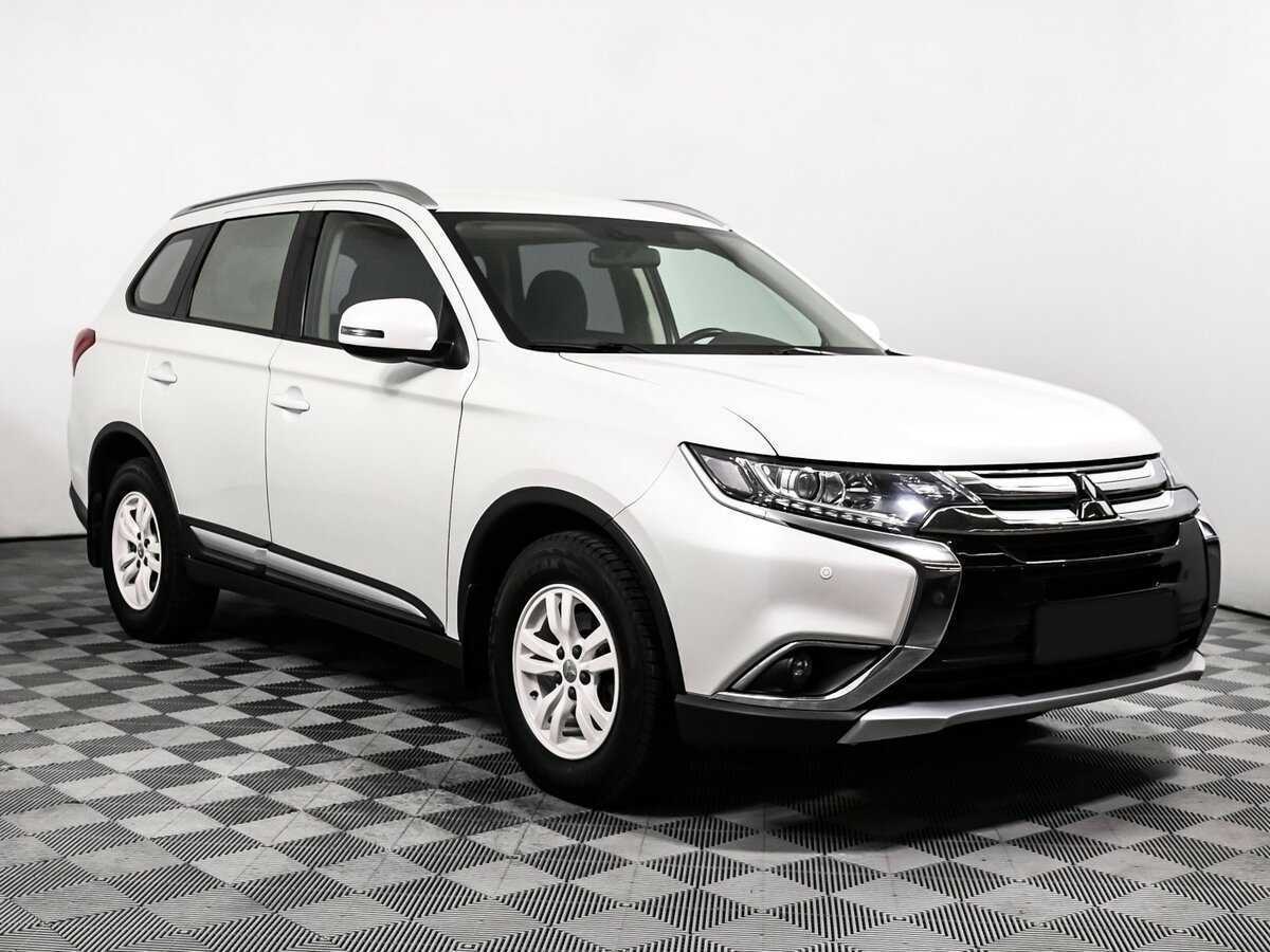 Mitsubishi Outlander 2017 года с пробегом. Фото: #2
