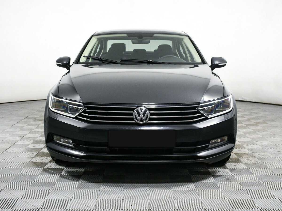 Volkswagen Passat 2017 года с пробегом. Фото: #1