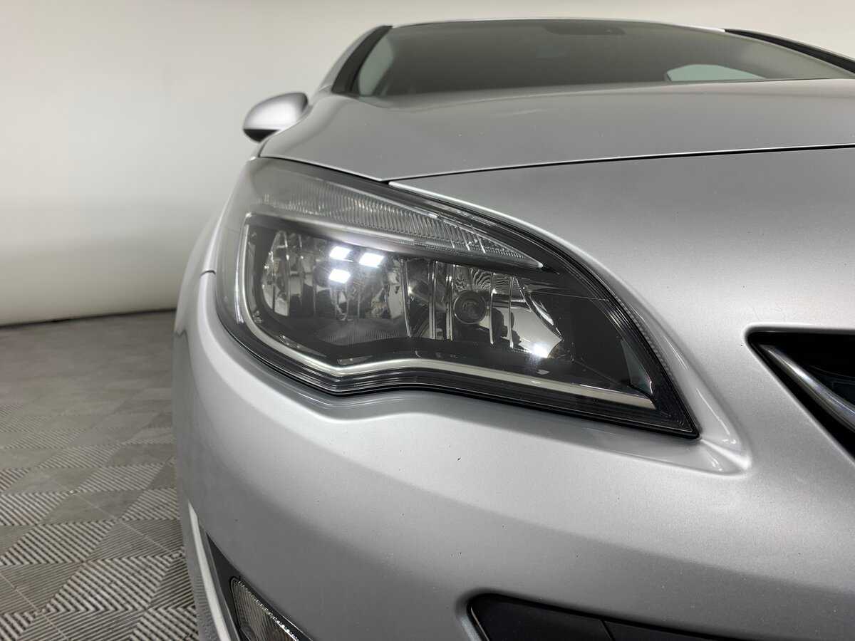 Opel Astra 2012 года с пробегом. Фото: #9