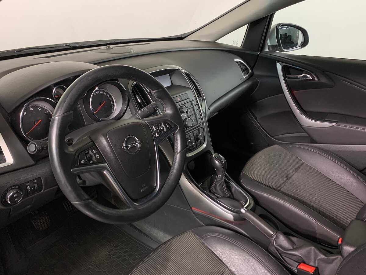 Opel Astra 2012 года с пробегом. Фото: #11