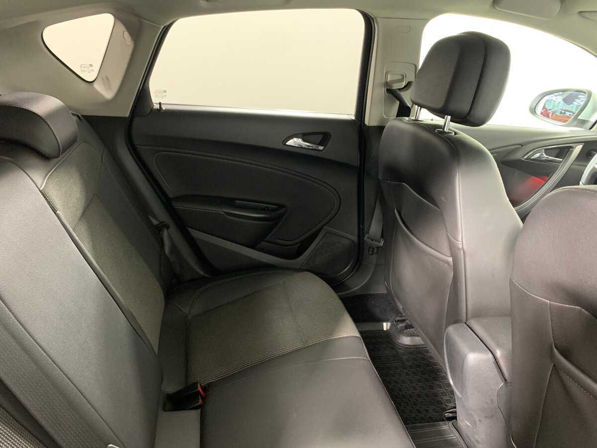 Opel Astra 2012 года с пробегом. Фото: #17