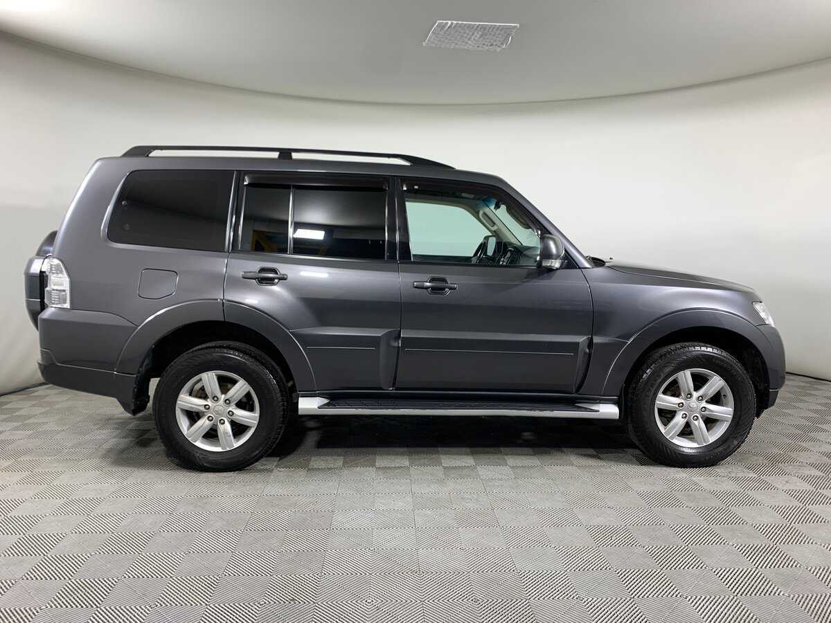 Mitsubishi Pajero 2015 года с пробегом. Фото: #3