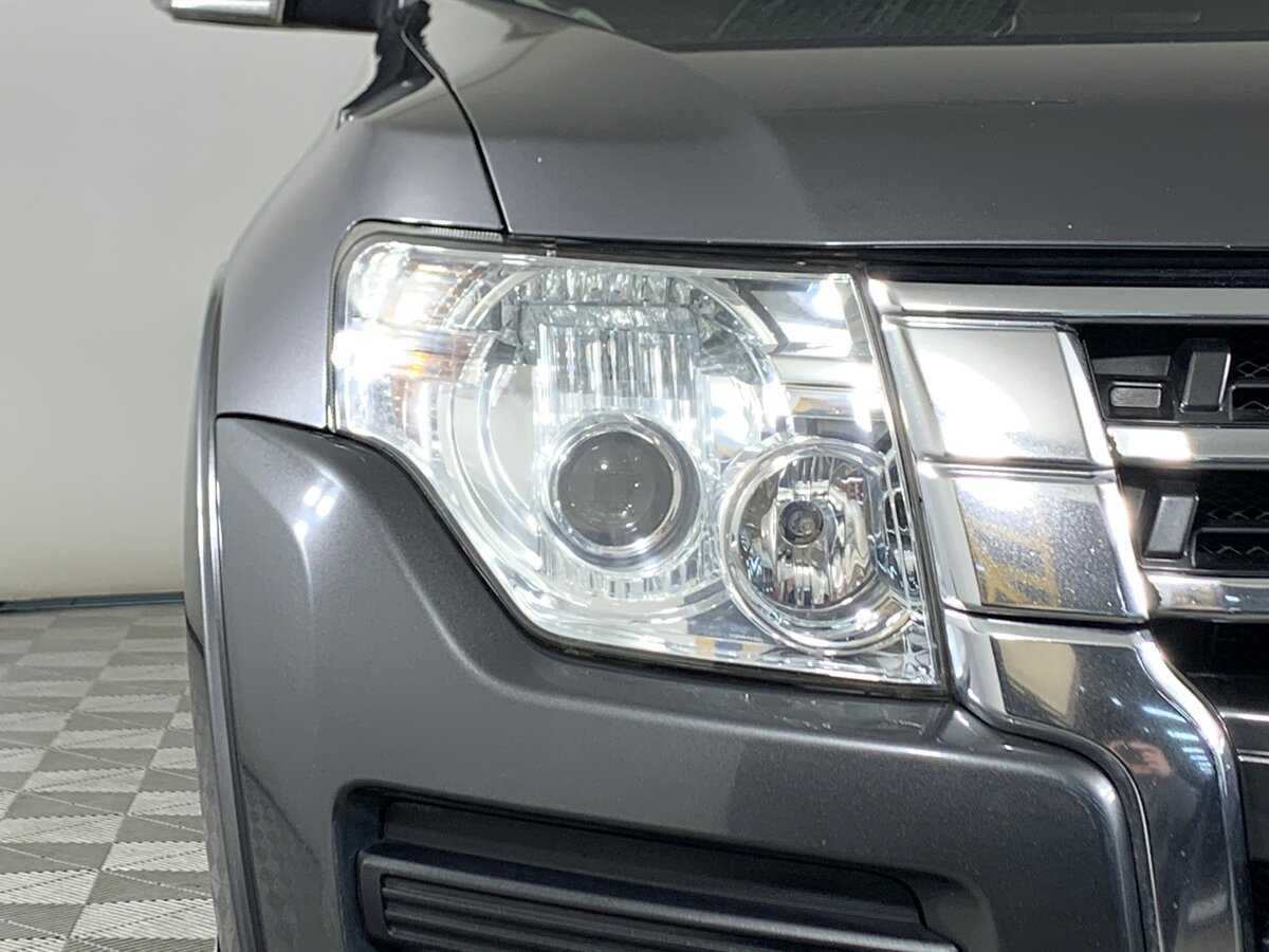 Mitsubishi Pajero 2015 года с пробегом. Фото: #9