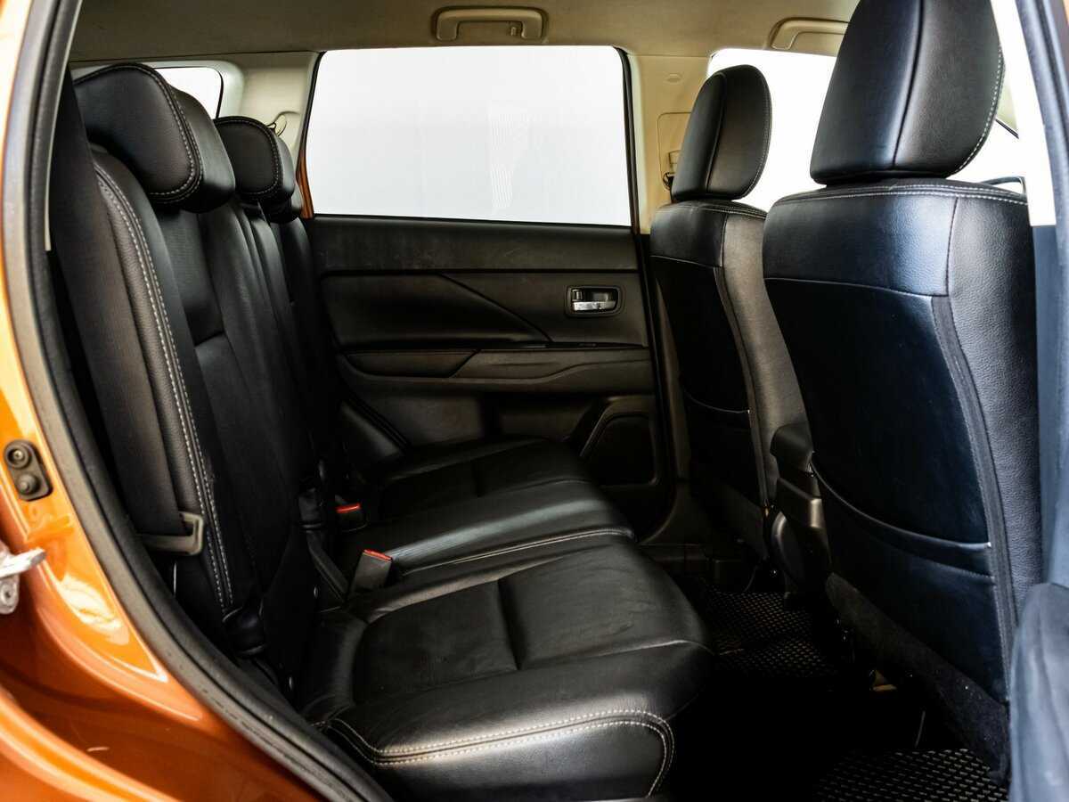 Mitsubishi Outlander 2012 года с пробегом. Фото: #12