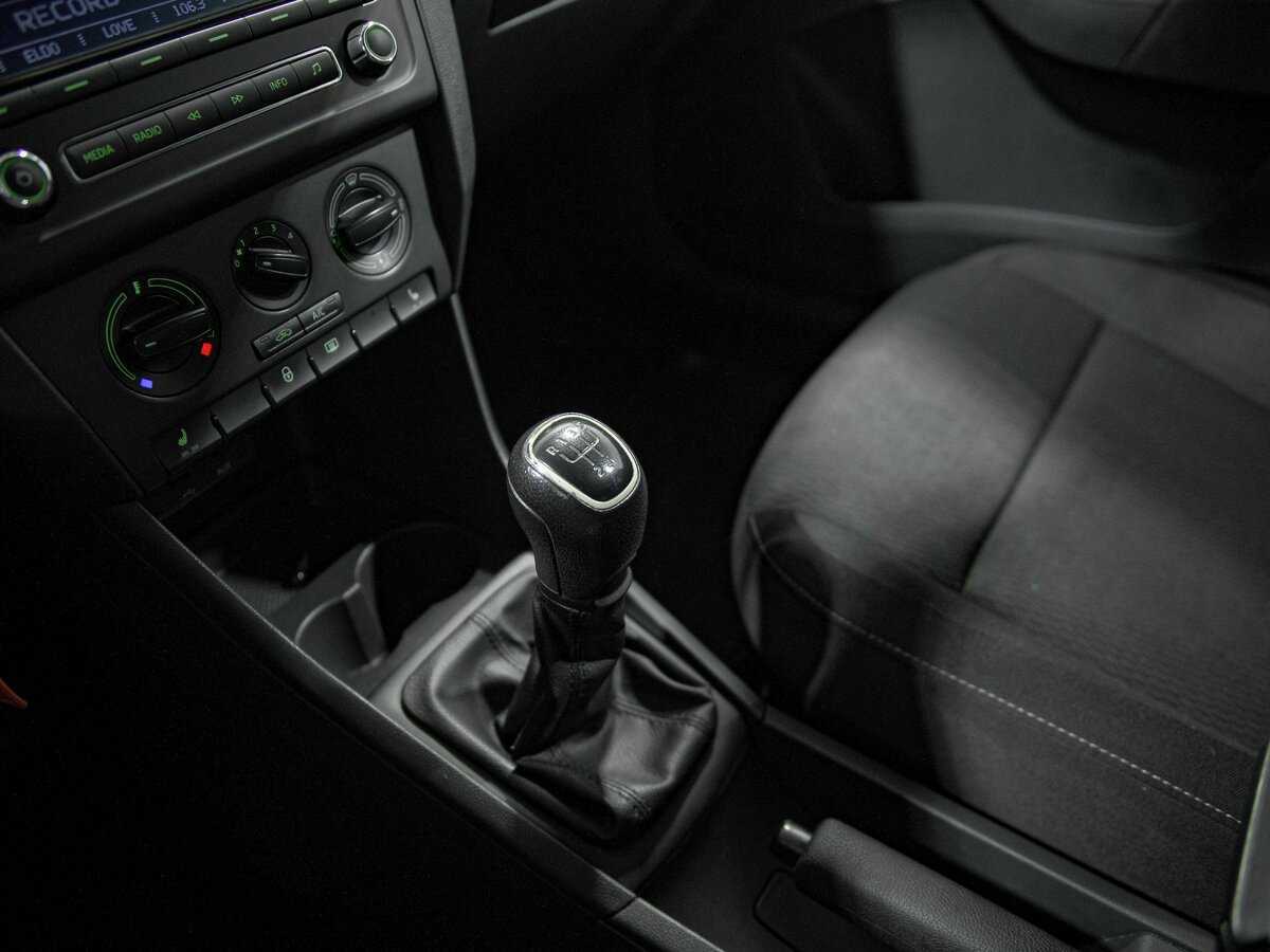 Skoda Rapid 2015 года с пробегом. Фото: #9