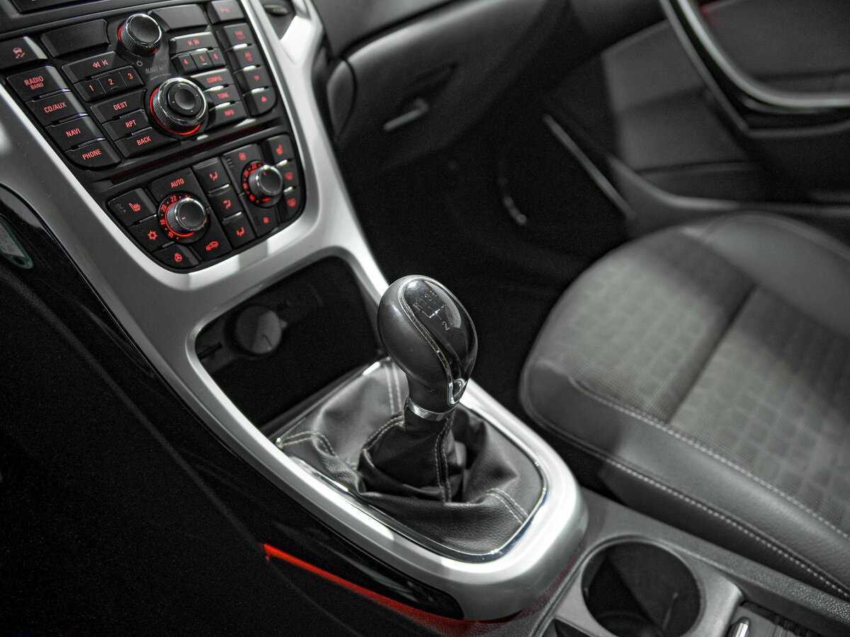 Opel Astra 2012 года с пробегом. Фото: #9