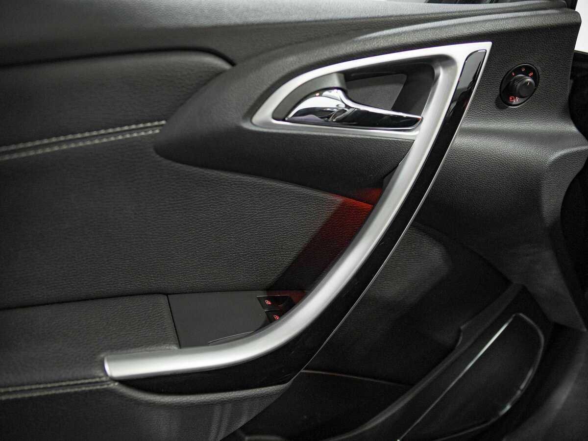 Opel Astra 2012 года с пробегом. Фото: #11