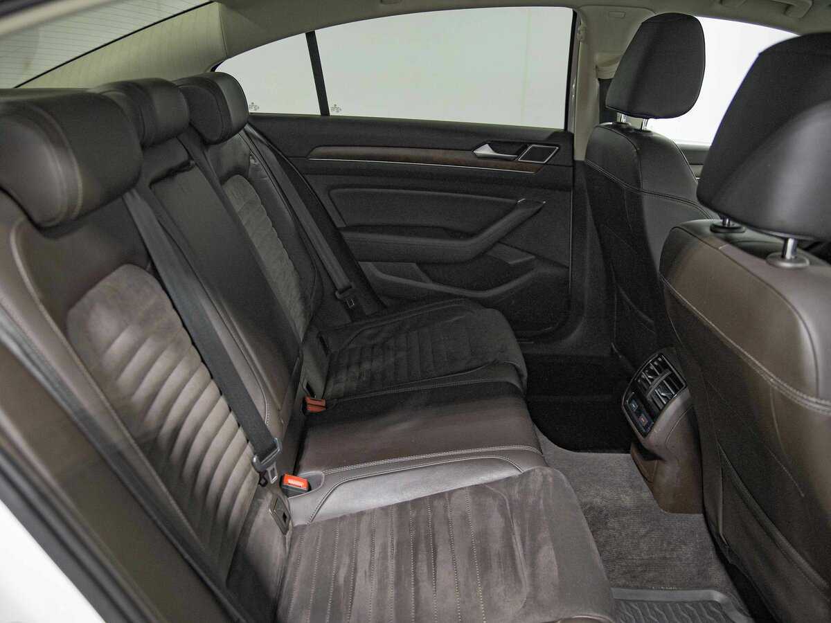 Volkswagen Passat 2016 года с пробегом. Фото: #14