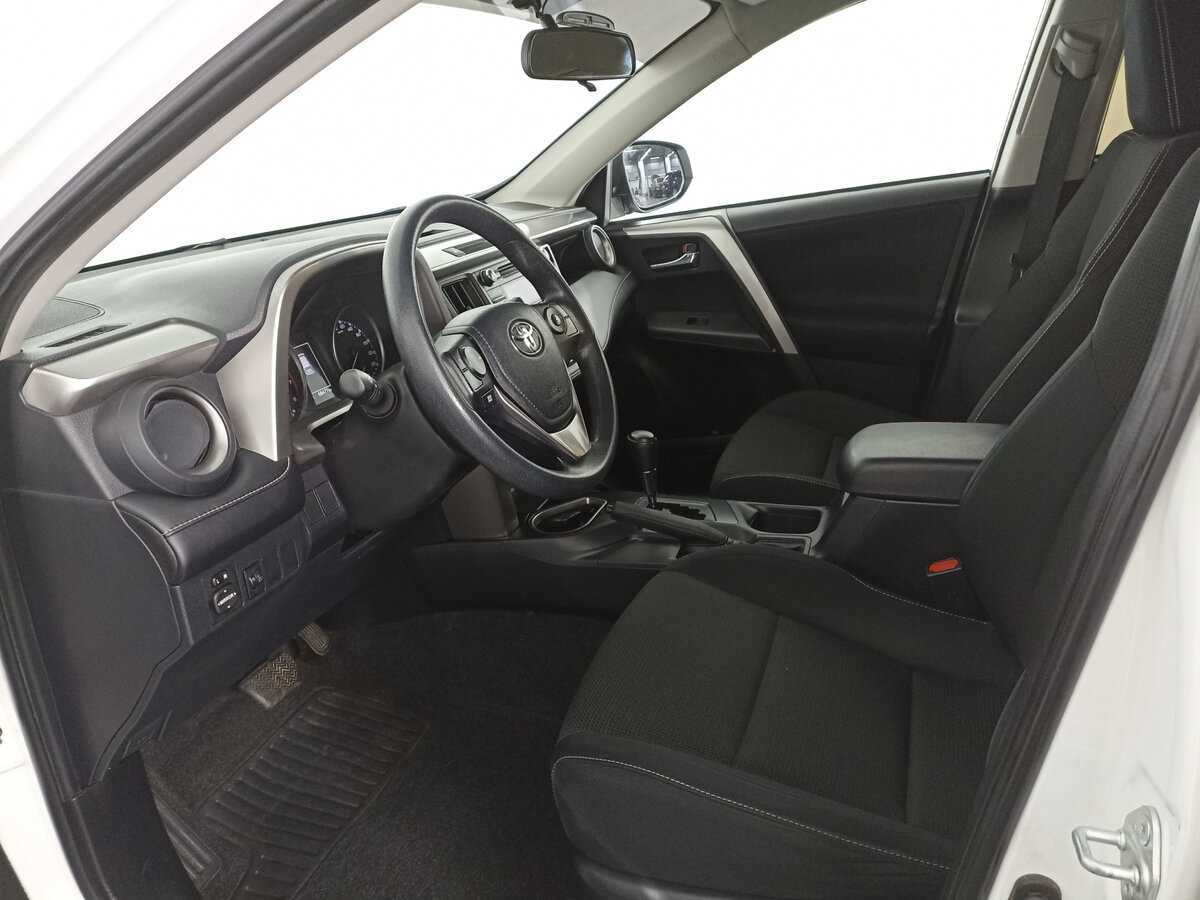 Toyota RAV4 2017 года с пробегом. Фото: #10
