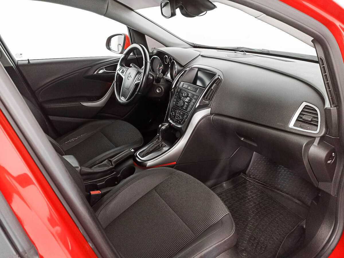 Opel Astra 2012 года с пробегом. Фото: #6