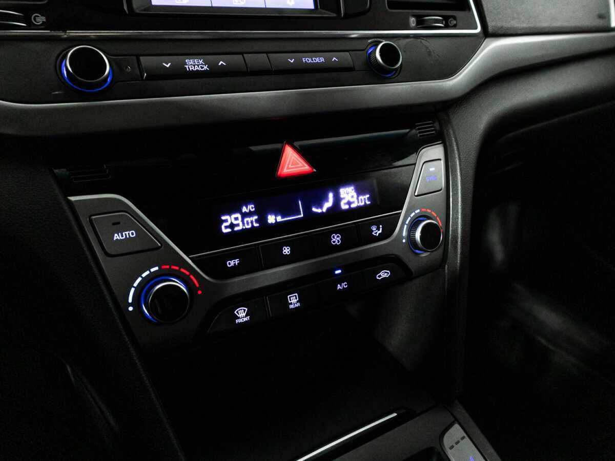 Hyundai Elantra 2017 года с пробегом. Фото: #16