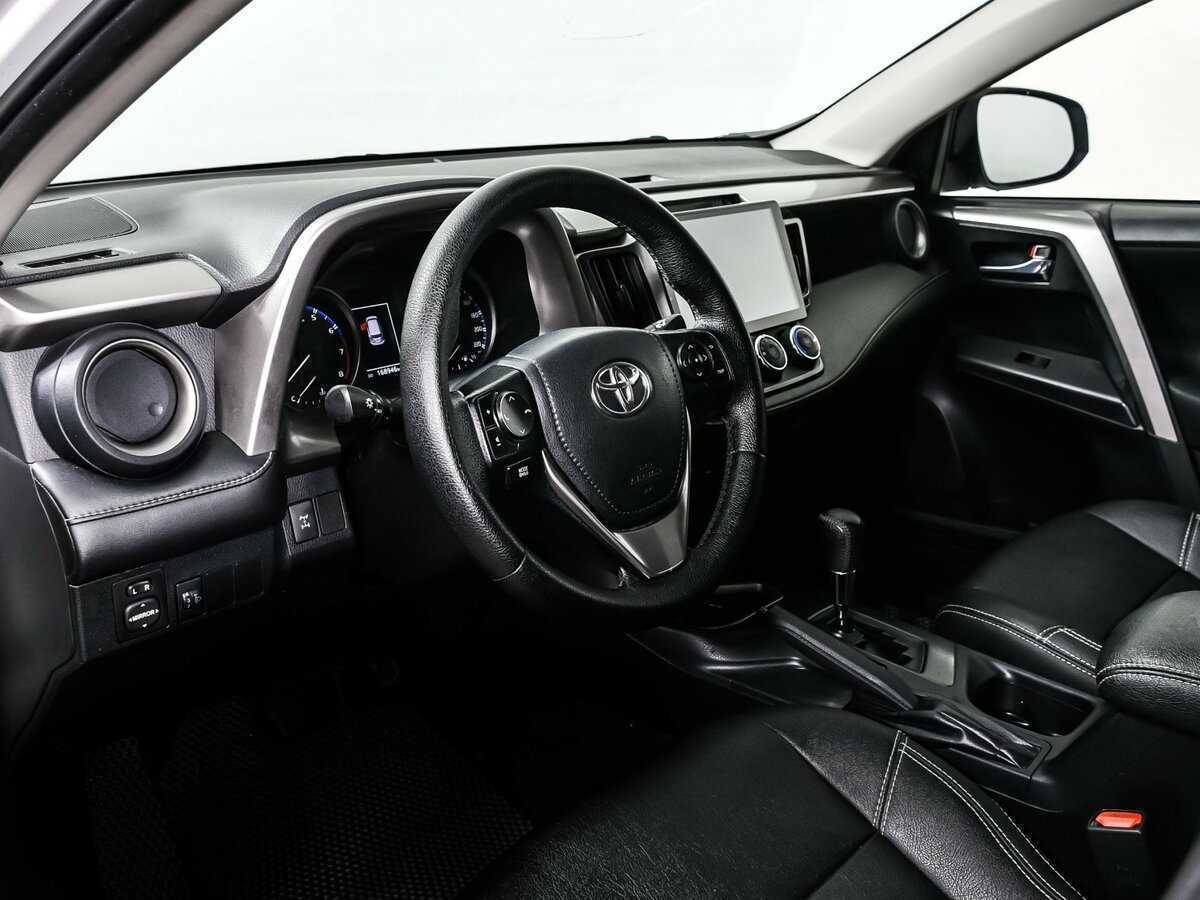 Toyota RAV4 2017 года с пробегом. Фото: #10
