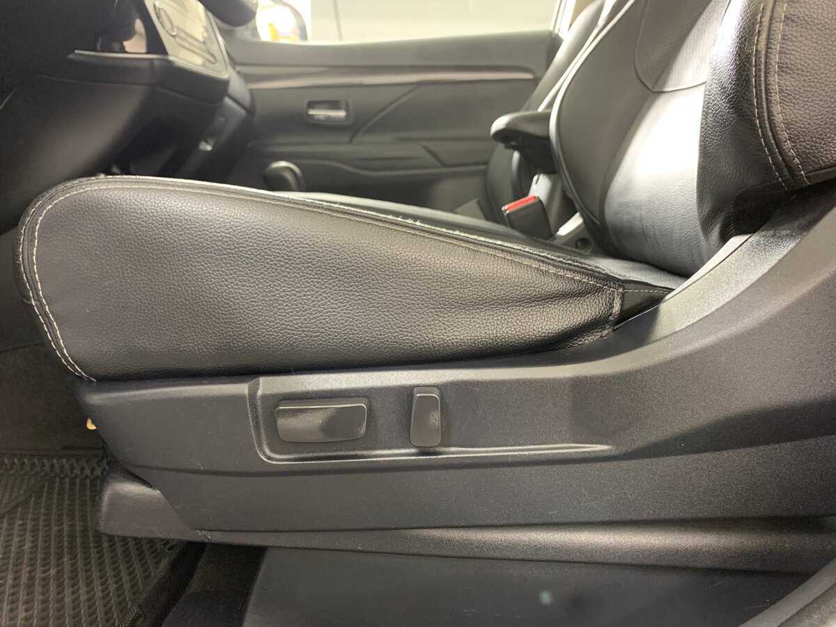 Mitsubishi Outlander 2016 года с пробегом. Фото: #16