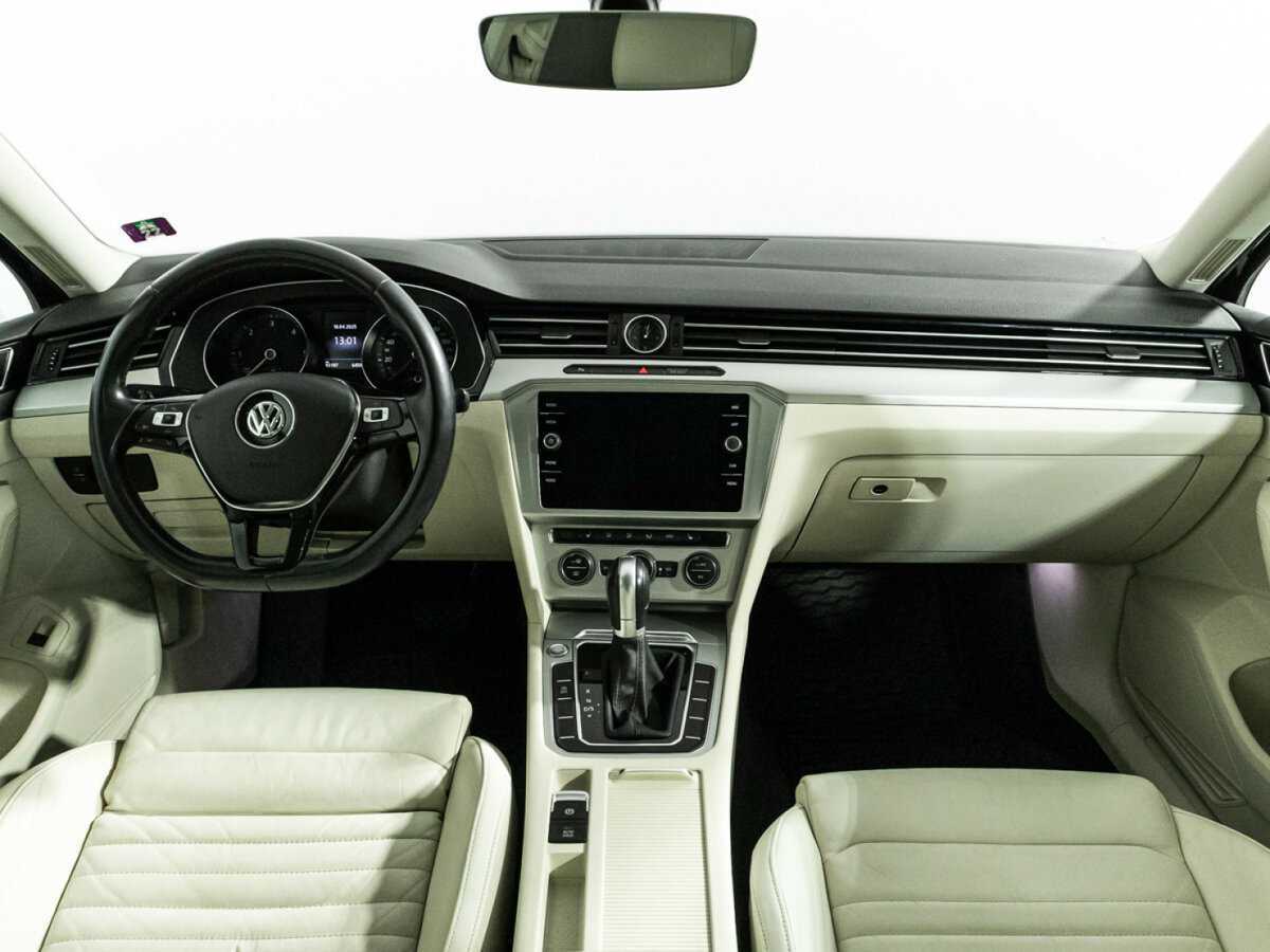 Volkswagen Passat 2018 года с пробегом. Фото: #12