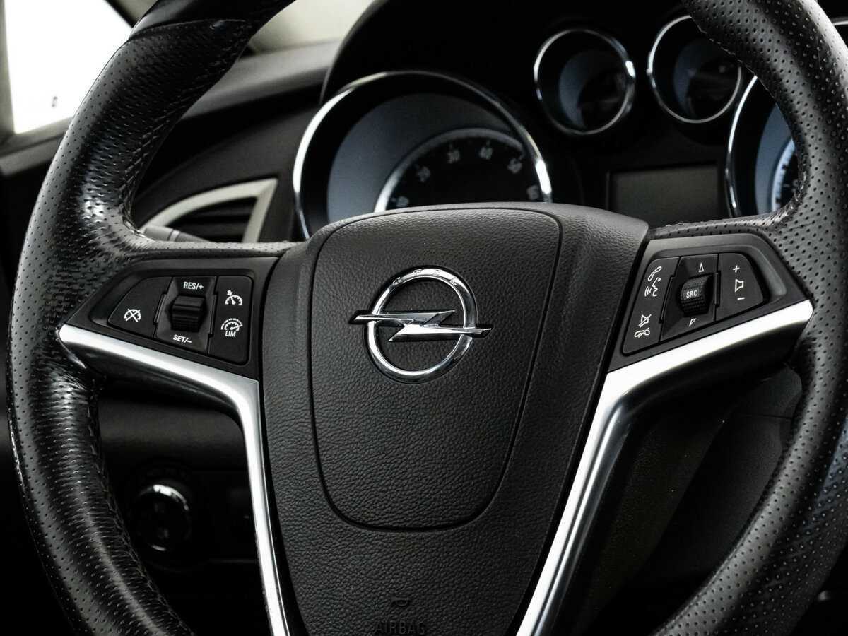 Opel Astra 2012 года с пробегом. Фото: #12