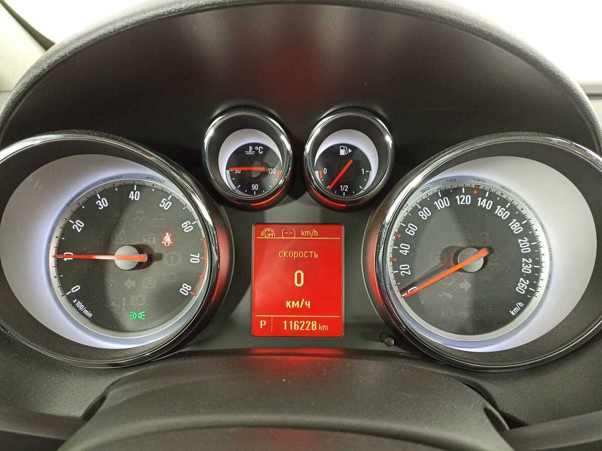 Opel Astra 2013 года с пробегом. Фото: #11