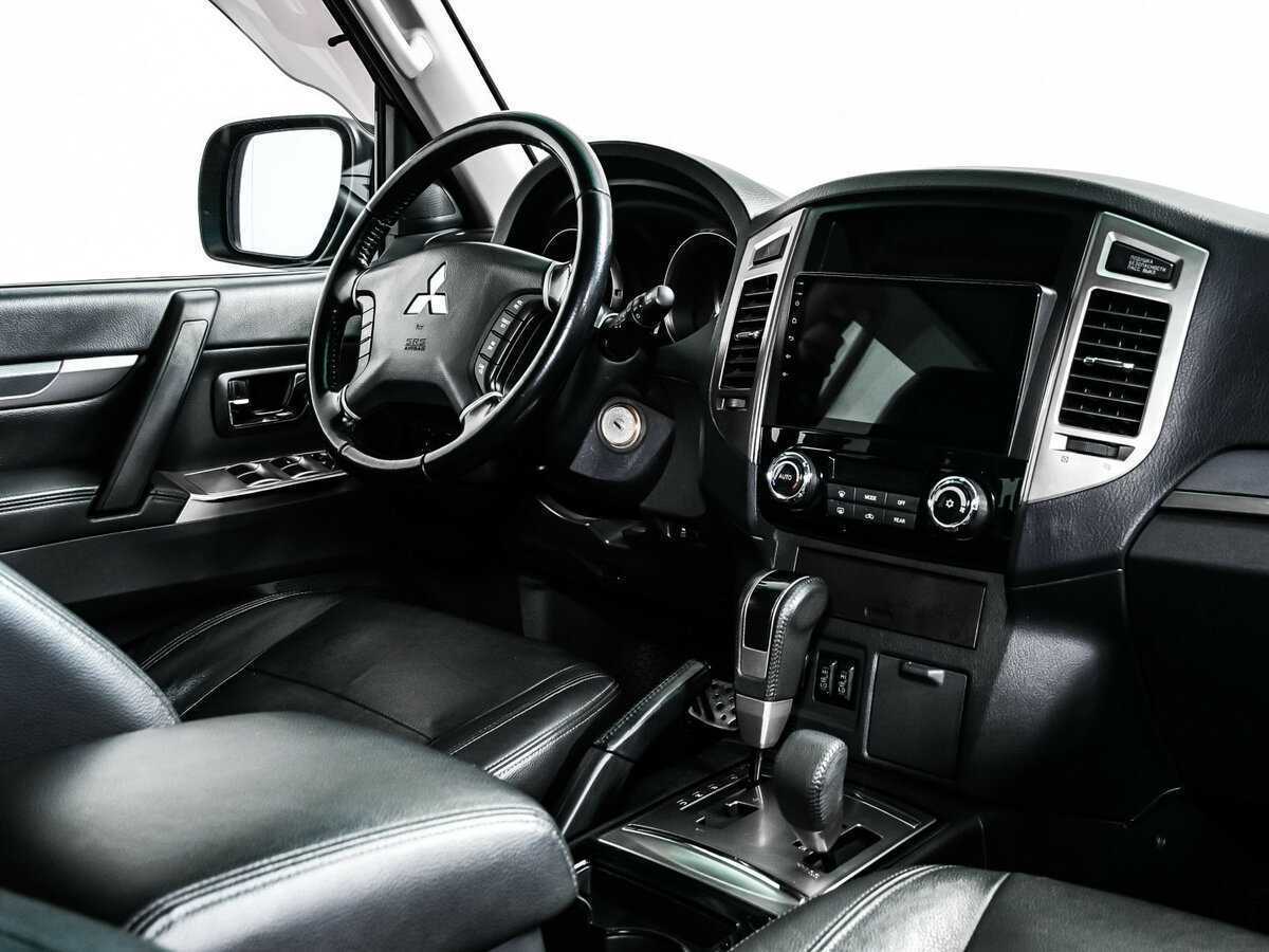 Mitsubishi Pajero 2015 года с пробегом. Фото: #8
