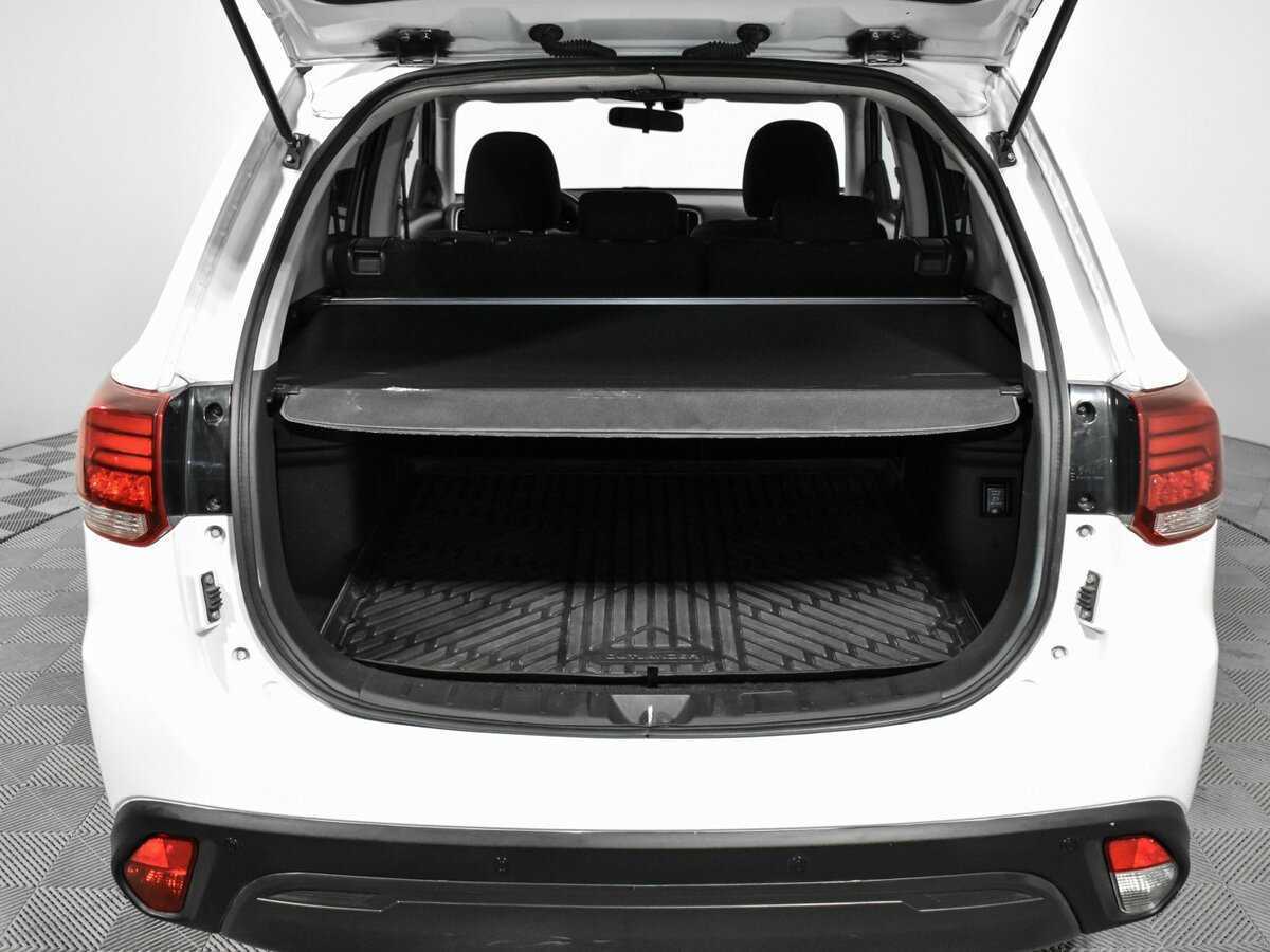 Mitsubishi Outlander 2018 года с пробегом. Фото: #19