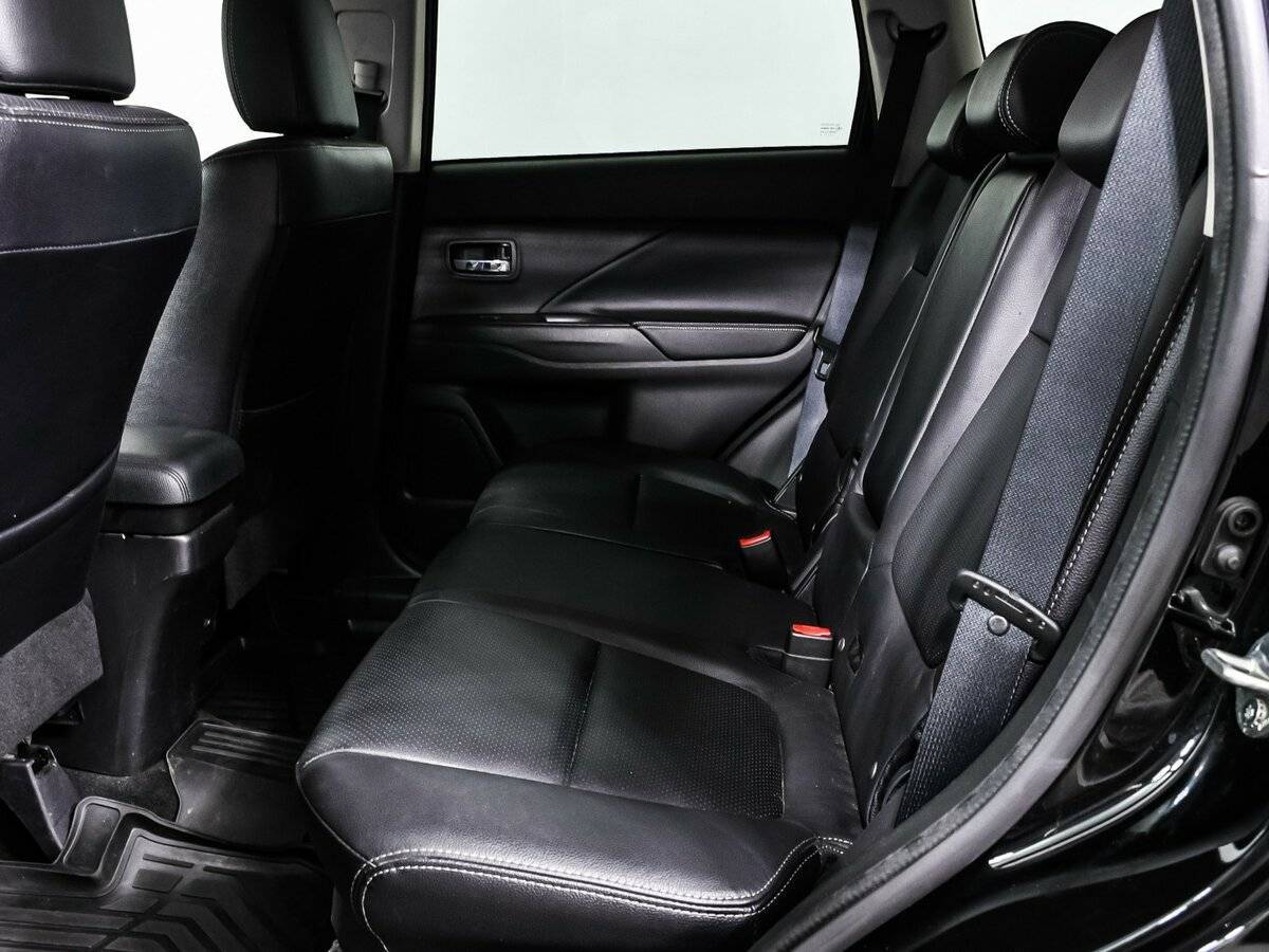 Mitsubishi Outlander 2018 года с пробегом. Фото: #11