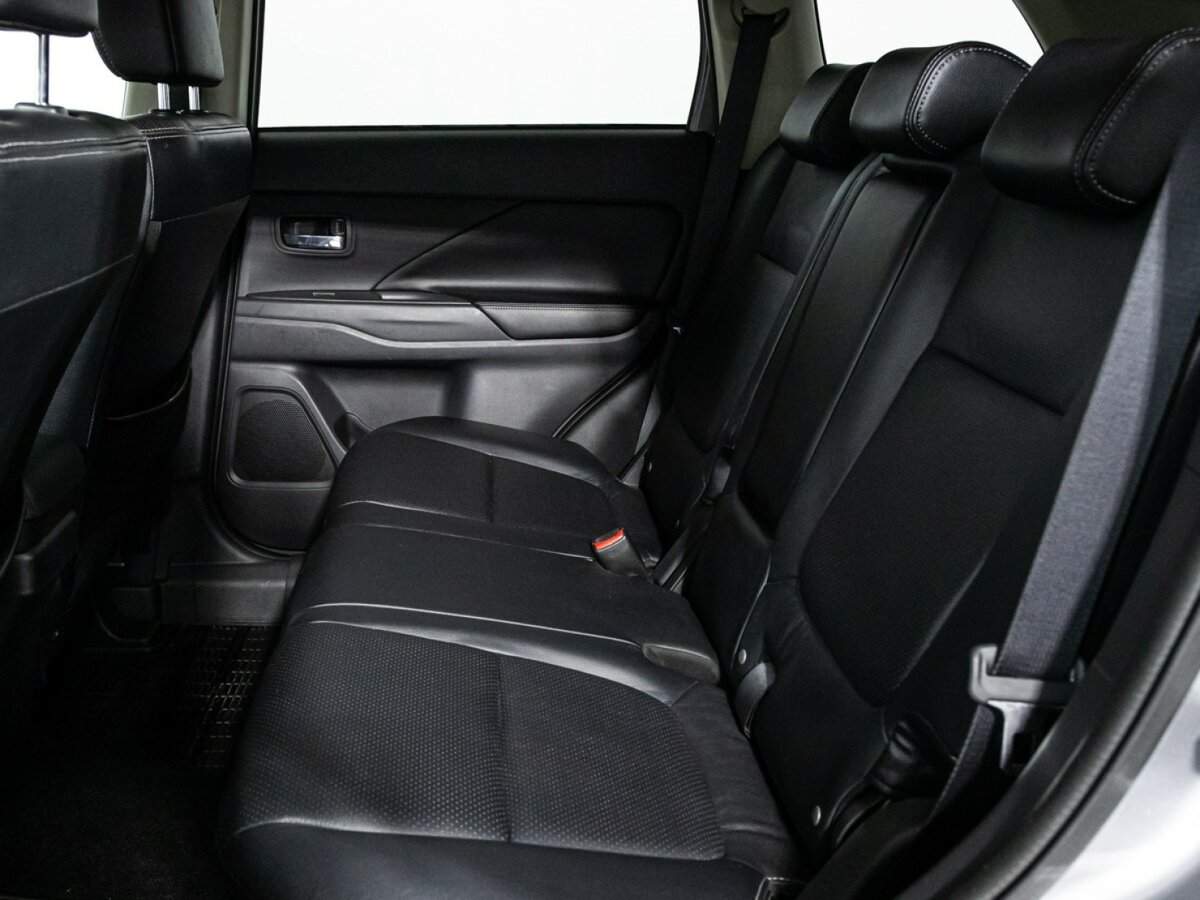 Mitsubishi Outlander 2012 года с пробегом. Фото: #9