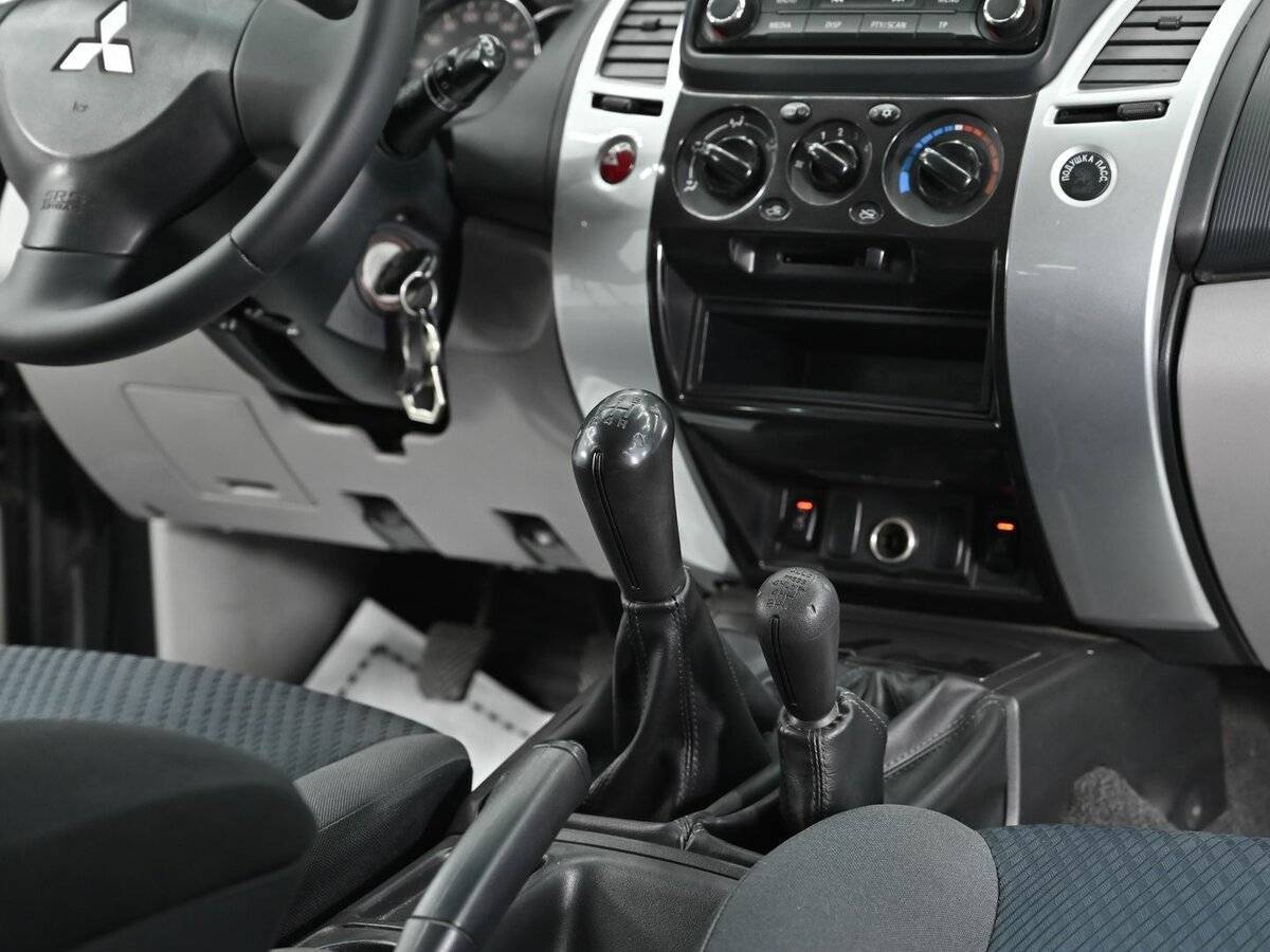 Mitsubishi Pajero Sport 2014 года с пробегом. Фото: #10