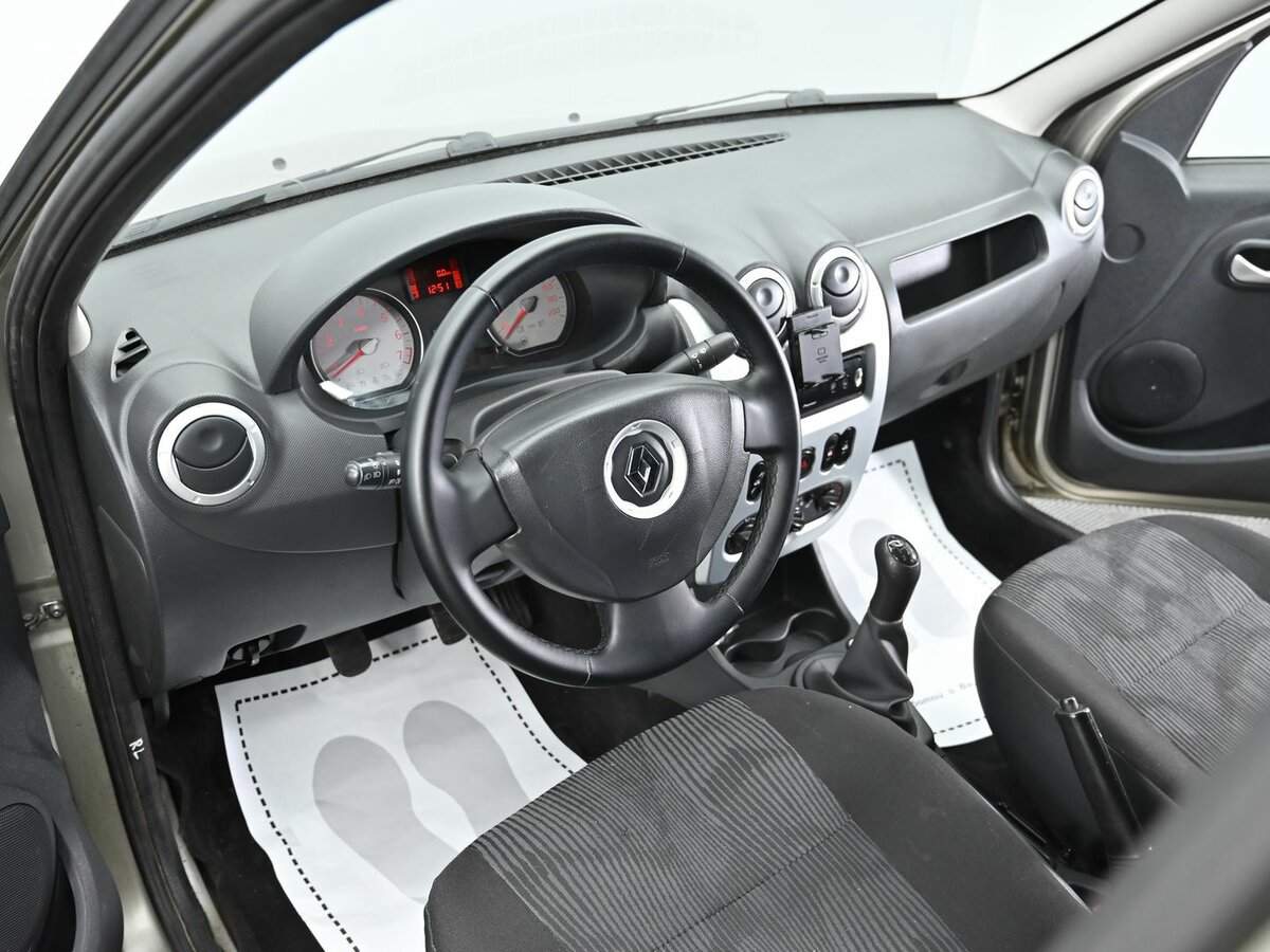 Renault Logan 2013 года с пробегом. Фото: #7