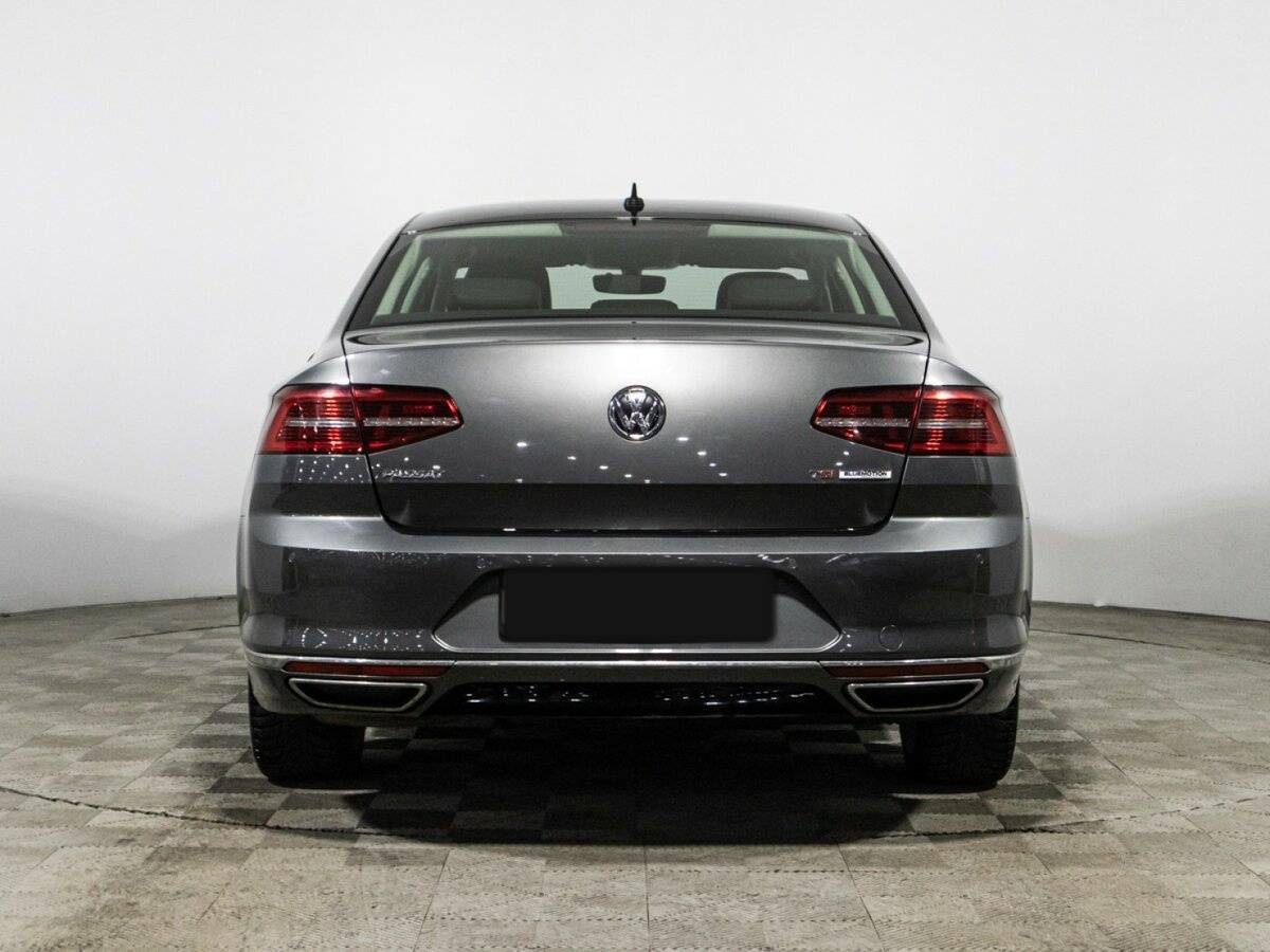 Volkswagen Passat 2017 года с пробегом. Фото: #5