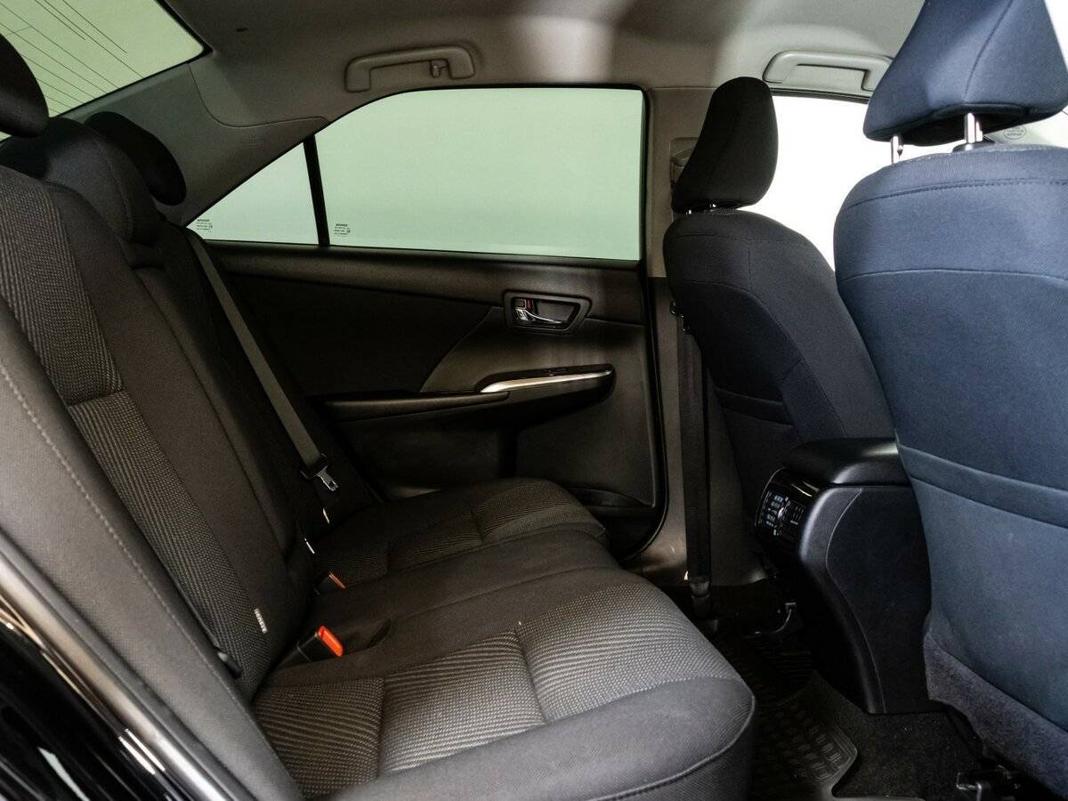 Toyota Camry 2017 года с пробегом. Фото: #15