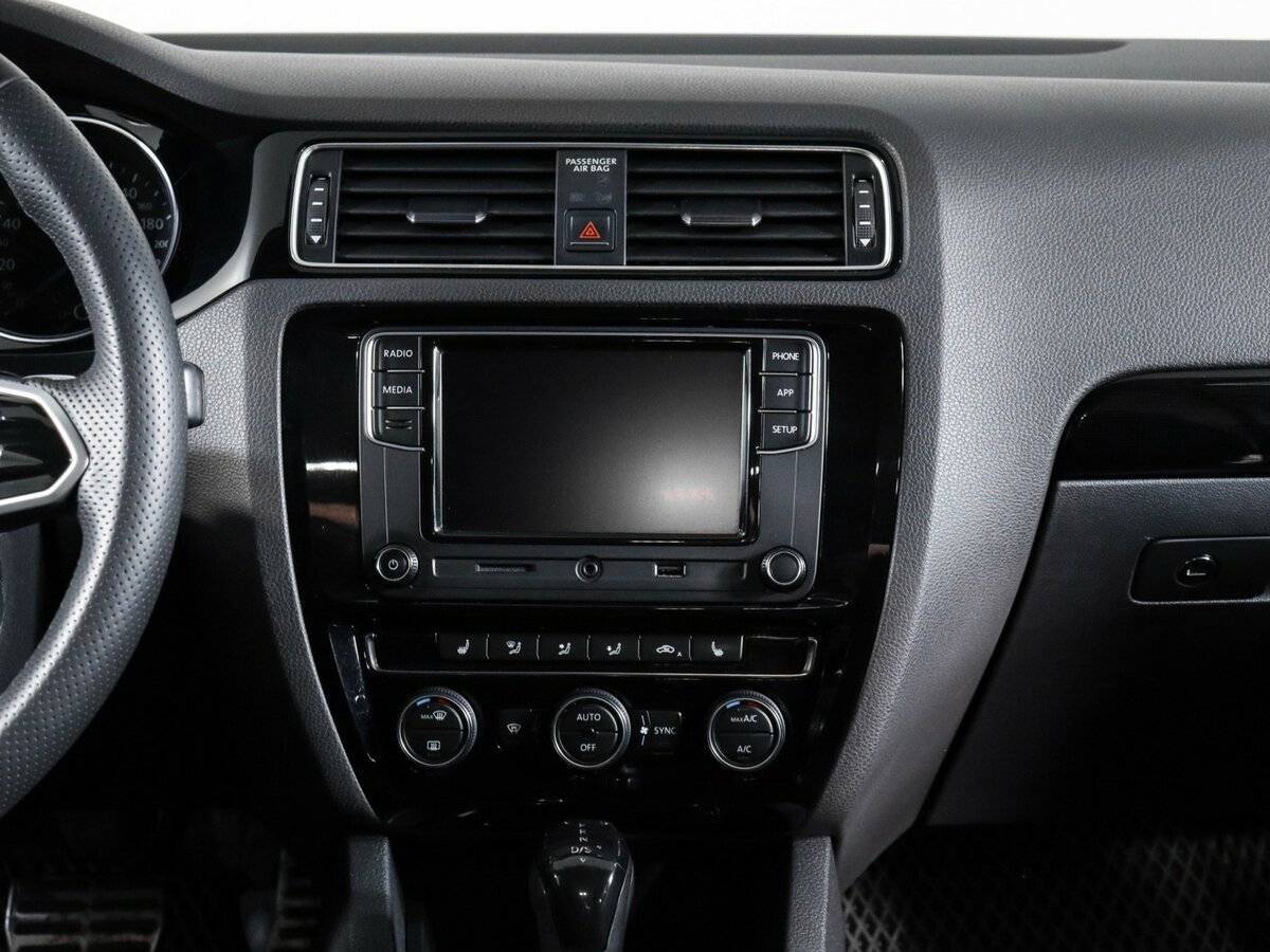 Volkswagen Jetta 2018 года с пробегом. Фото: #12