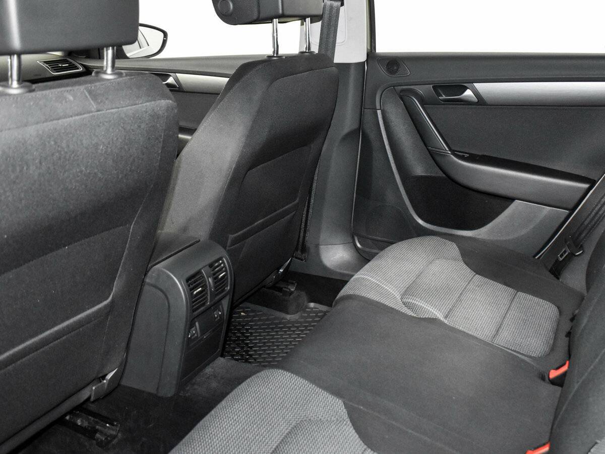 Volkswagen Passat 2012 года с пробегом. Фото: #9