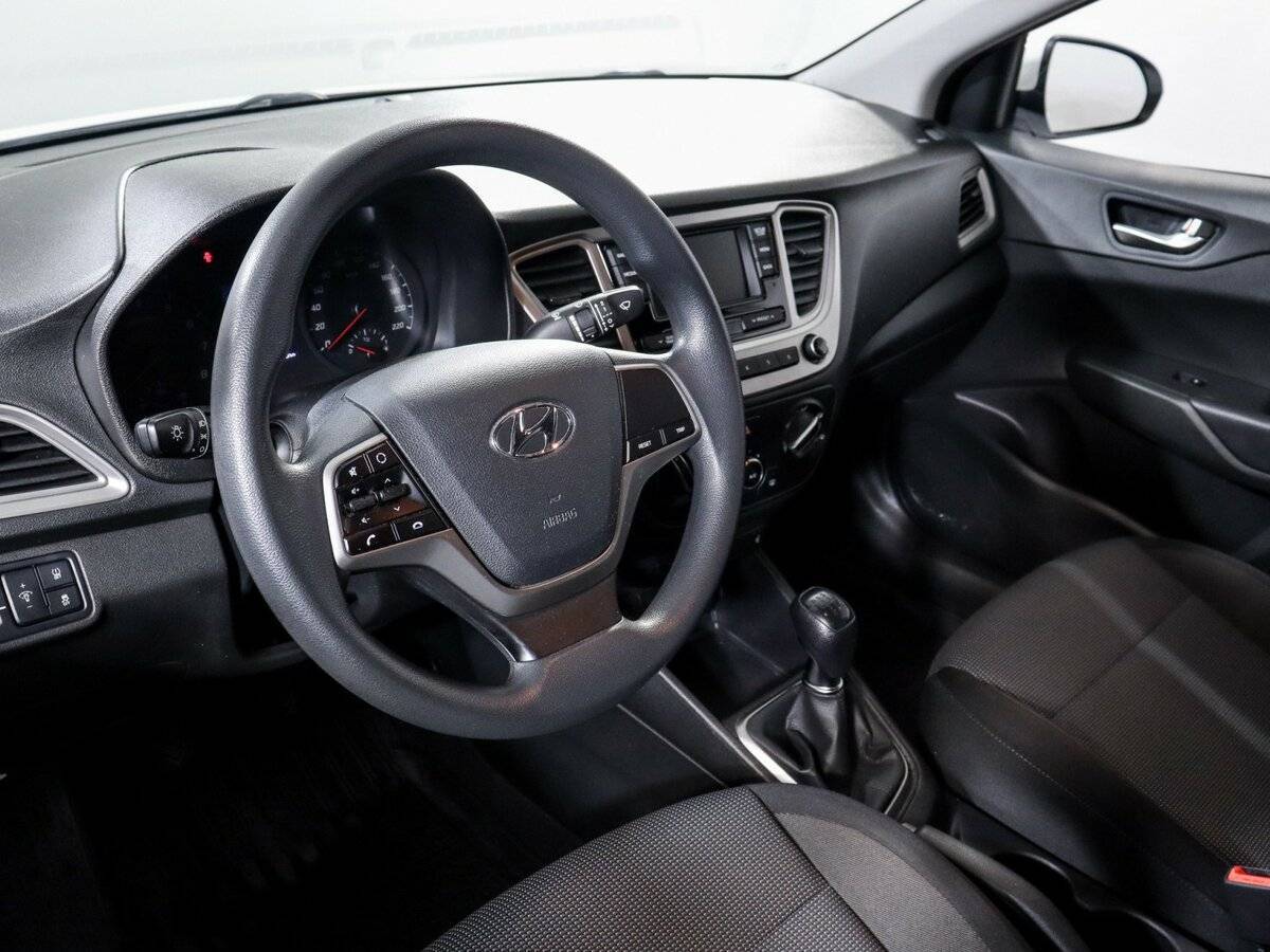 Hyundai Solaris 2021 года с пробегом. Фото: #11