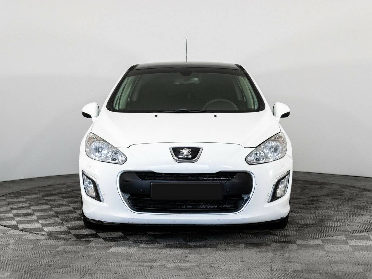 Peugeot 308 2012 года с пробегом. Фото: #1