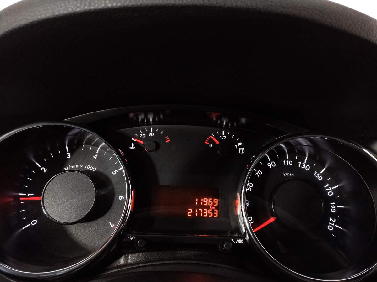 Peugeot 3008 2012 года с пробегом. Фото: #8