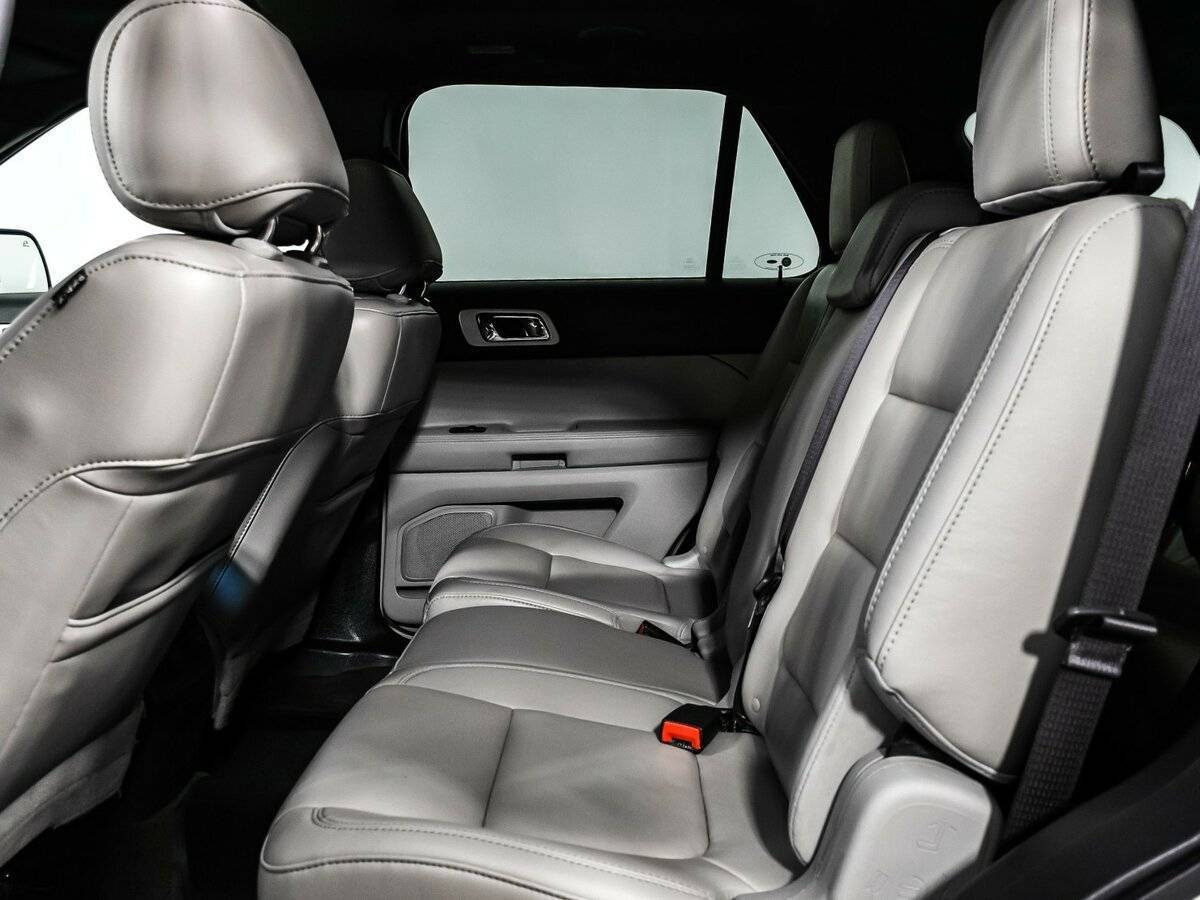 Ford Explorer 2012 года с пробегом. Фото: #12