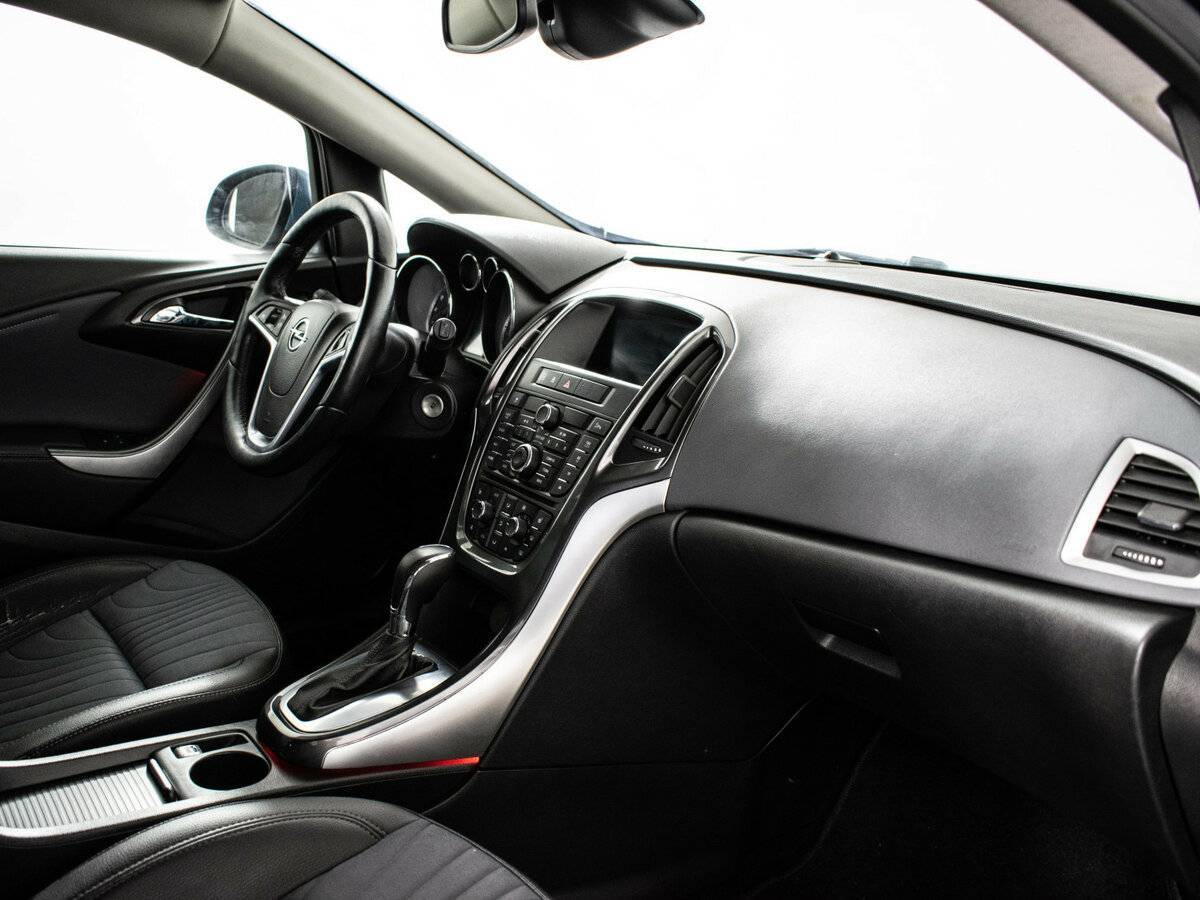 Opel Astra 2013 года с пробегом. Фото: #6
