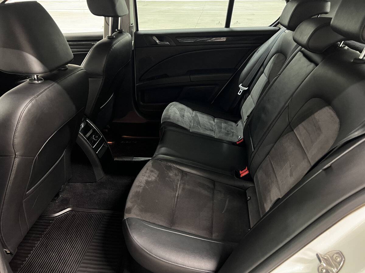 Skoda Superb 2014 года с пробегом. Фото: #11