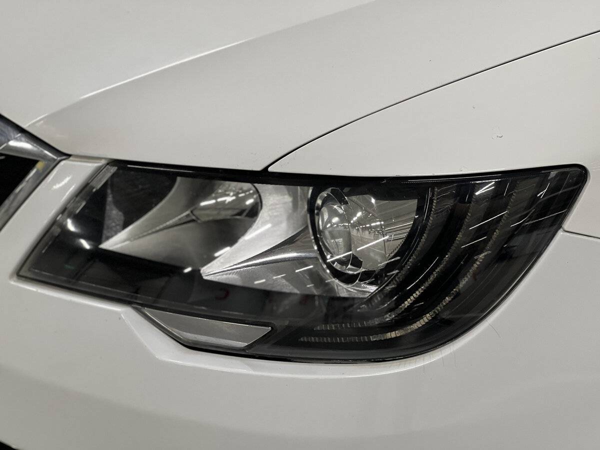 Skoda Superb 2014 года с пробегом. Фото: #16