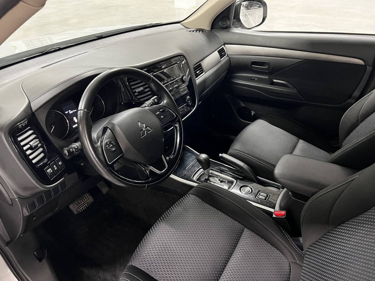 Mitsubishi Outlander 2017 года с пробегом. Фото: #15