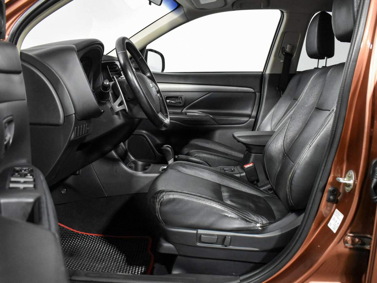 Mitsubishi Outlander 2012 года с пробегом. Фото: #9