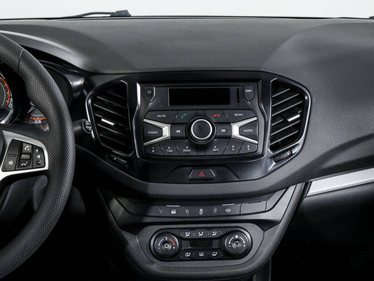 Lada (ВАЗ) Vesta 2018 года с пробегом. Фото: #9